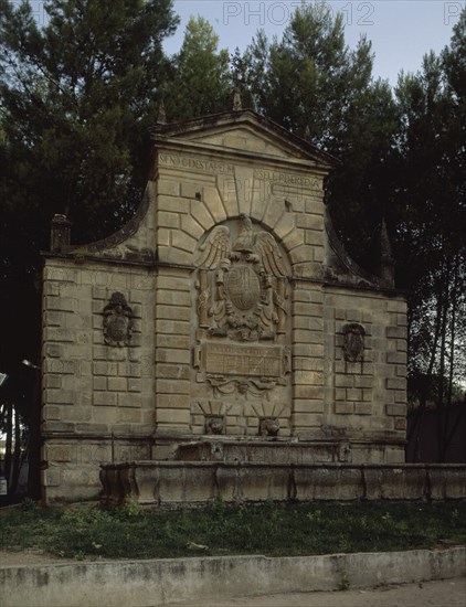 FUENTE NUEVA MONUMENTAL EN LA PLAZA DE PIERRE CURIE
MARTOS, EXTERIOR
JAEN