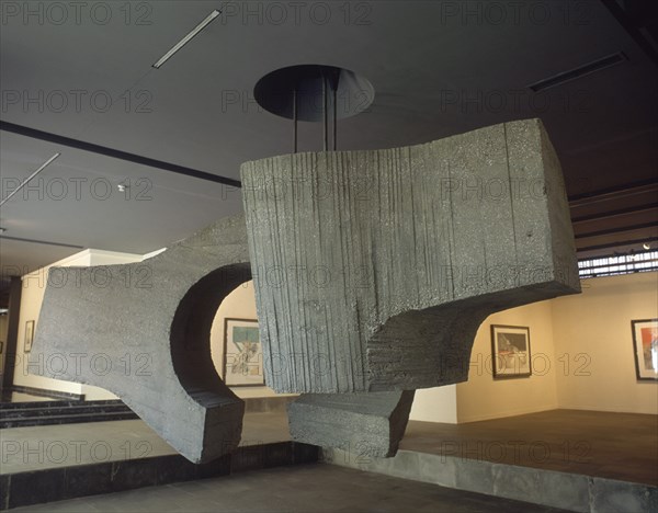 CHILLIDA EDUARDO 1924/2002
ESCULTURA
BILBAO, MUSEO BELLAS ARTES
VIZCAYA