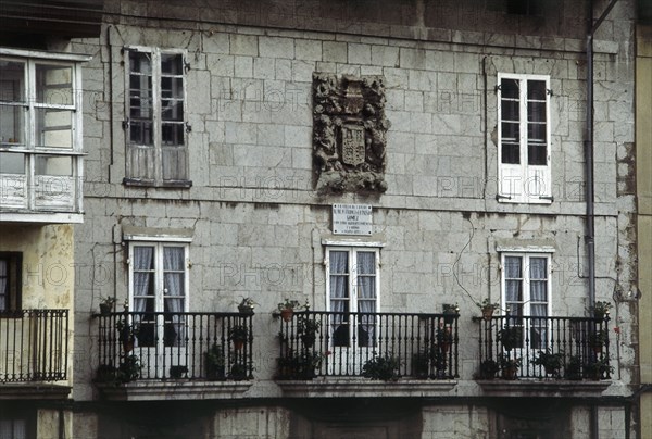 CASONA DE FELIPE MANUEL MAR Y LIBARONA S XVII (PLACA AL DR FCO PAISAN 1952)PZA AYTO
LAREDO, EXTERIOR
CANTABRIA
