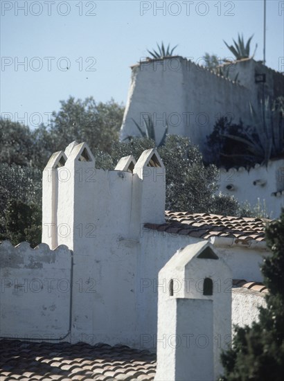 CASA DALI-DETALLE DE TEJADOS Y CHIMENEAS
PORT LLIGAT, EXTERIOR
GERONA