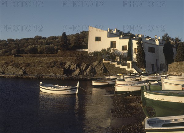 BARCAS EN LA PLAYA Y AL FONDO LA CASA DONDE VIVIO DALI
PORT LLIGAT, EXTERIOR
GERONA

This image is not downloadable. Contact us for the high res.