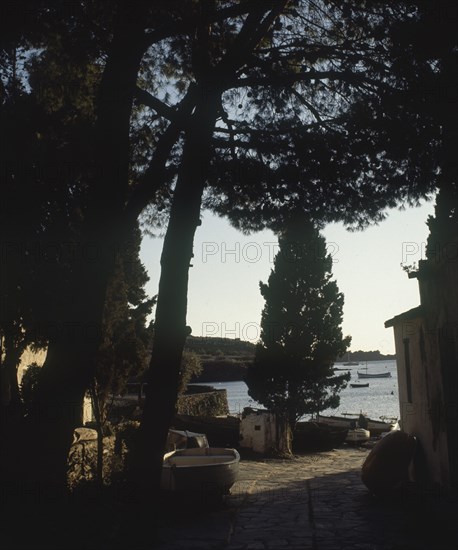 CASA DALI-SALIDA HACIA LA BAHIA
PORT LLIGAT, EXTERIOR
GERONA