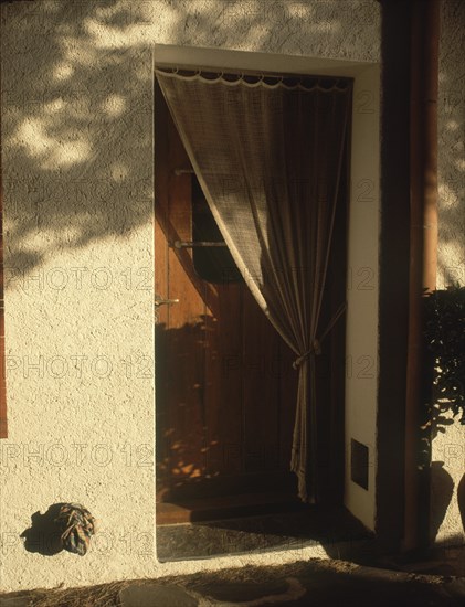 CASA DE PESCADORES-PUERTA DE ENTRADA
PORT LLIGAT, EXTERIOR
GERONA