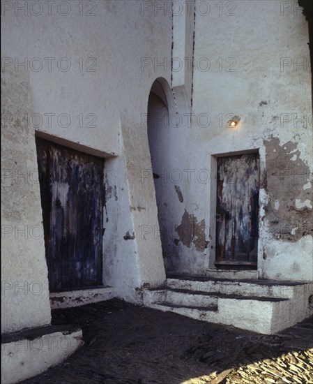 CASA DONDE VIVIO DALI-ENTRADA DE LA CASA EN ESQUINA
PORT LLIGAT, EXTERIOR
GERONA

This image is not downloadable. Contact us for the high res.