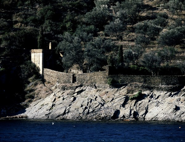 MURO DE PIEDRA QUE RODEA LA FINCA DE DALI
PORT LLIGAT, EXTERIOR
GERONA