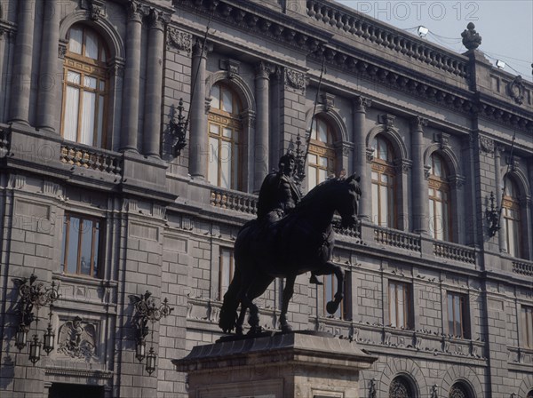 TOLSA MANUEL 1757/1816
ESCULTURA DE CARLOS IV BORBON REY DE ESPAÑA E INDIAS
MEXICO DF, EXTERIOR
MEXICO