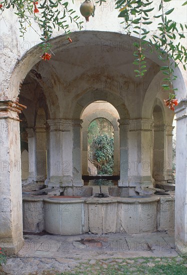 TEMPLETE DE FUENTES DE AGUA-ARCOS
OAXACA, HOTEL PRESIDENTE
MEXICO