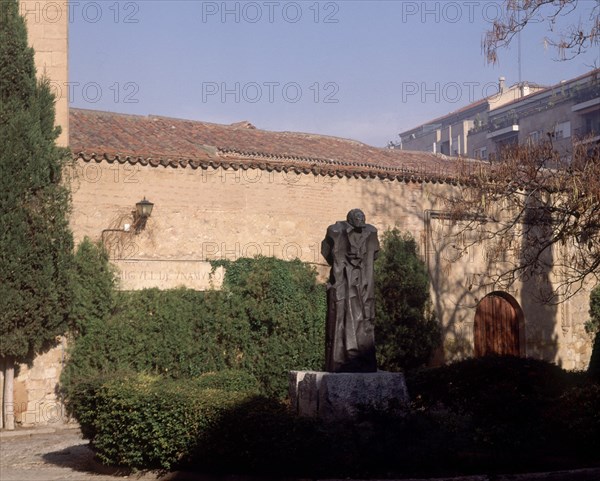 SERRANO PABLO 1910/85
ESCULTURA DE MIGUEL DE UNAMUNO EN UN JARDIN -
SALAMANCA, EXTERIOR
SALAMANCA

This image is not downloadable. Contact us for the high res.