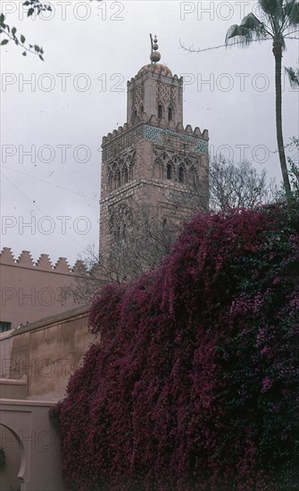 DETALLE SUPERIOR DEL MINARETE DE LA MEZQUITA KUTUBIA-ARTE ALMOHADE S XII
MARRAKECH, MEZQUITA DE KUTUBIYYA
MARRUECOS