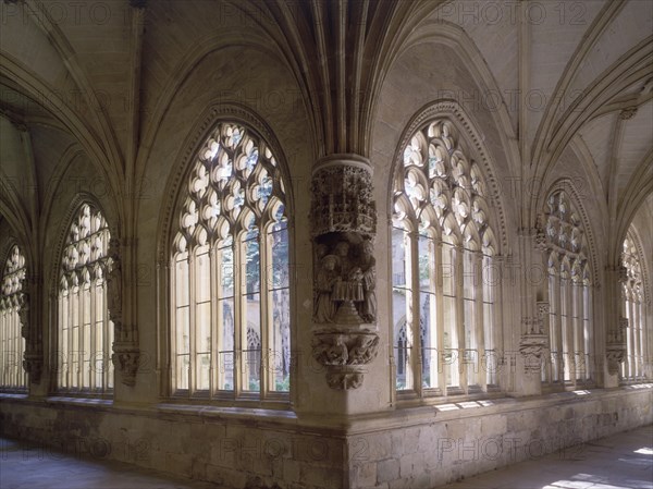 INTERIOR-CLAUSTRO DE DOBLE GALERIA-VENTANALES GOTICOS-S XVI
OÑA, MONASTERIO DE SAN SALVADOR
BURGOS