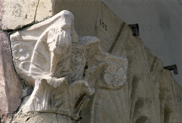 CAPITEL CORINTIO EMERITENSE CON MOTIVOS VEGETALES -
MERIDA, MUSEO DE ARTE ROMANO
BADAJOZ