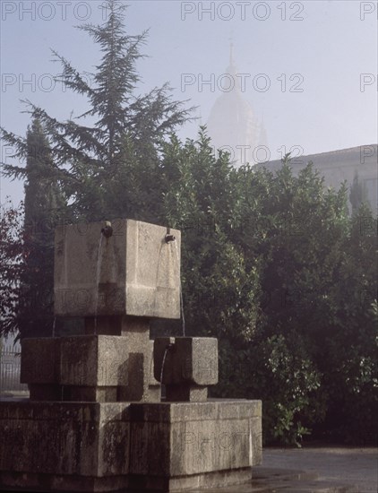 EXTERIOR-DET FUENTE DE LOS JARDINES DE LA MERCED-
SALAMANCA, FACULTAD DE CIENCIAS FISICAS
SALAMANCA
This image is not downloadable. Contact us for the high res.