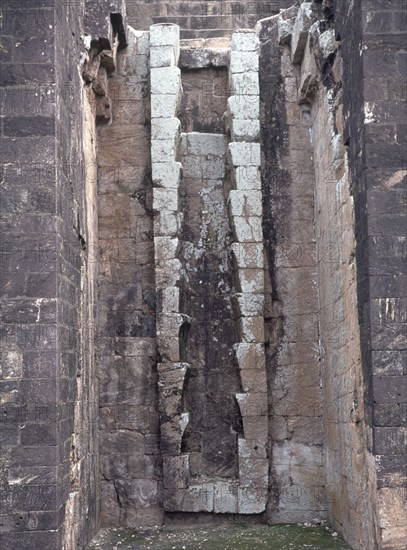 CHIMENEA ADOSADA AL MURO POSTERIOR DEL RELIEVE DE SURYA(DIOS
KONARAK, TEMPLO DEL SOL
INDIA
This image is not downloadable. Contact us for the high res.