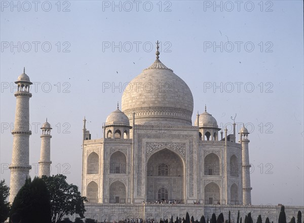 MAUSOLEO ENCARGO DE SHAH JAHAN-ARTE INDO-PERSA-1631 AL 53
AGRA, TAJ MAHAL
INDIA