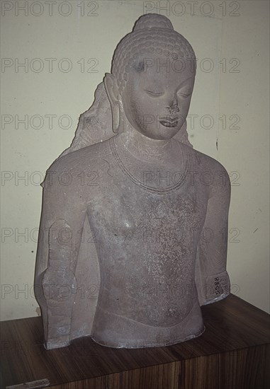 ESCUELA DE SARNATH
RELIEVE EN PIEDRA DE TORSO DE BUDA-Nº 5588-
SARNATH, MUSEO
INDIA
This image is not downloadable. Contact us for the high res.
