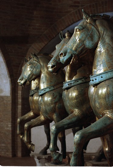 DET DE 2 DE LOS 4 FAMOSOS CABALLOS-SE CREEN OBRA GRIEGA
VENECIA, MUSEO SAN MARCOS
ITALIA