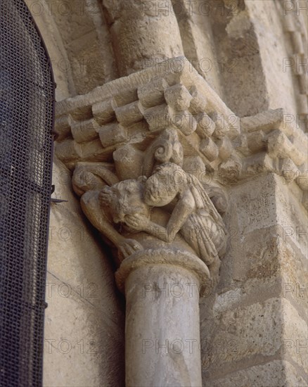 EXTERIOR-DET CAPITEL DECORADO - S XI - ROMANICO ESPAÑOL
FROMISTA, IGLESIA DE SAN MARTIN
PALENCIA
This image is not downloadable. Contact us for the high res.