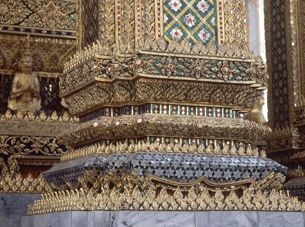 TEMPLO PRSART PHRA DEBIDORN-BASE COLUMNA-TALLAS DORADAS,MOSAICOS...
BANGKOK, RECINTO PALACIO REAL
TAILANDIA
This image is not downloadable. Contact us for the high res.