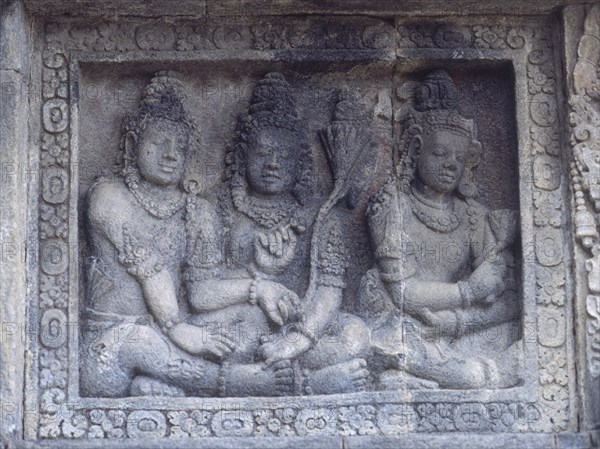 TEMPLO-DET PANEL CON ALTORELIEVES DE BAILARINAS EN REPOSO
JAVA, TEMPLOS DE PRAMBANAN
INDONESIA
This image is not downloadable. Contact us for the high res.