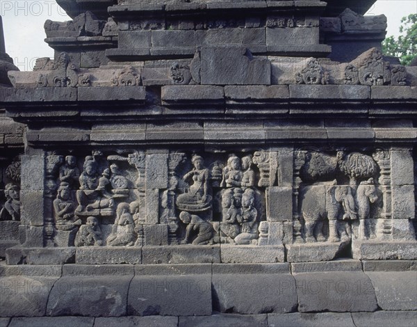 TEMPLO-DET PANEL CON ESCENAS COTIDIANAS-GENTES ADORAN DIVINIDADES
JAVA, TEMPLOS DE PRAMBANAN
INDONESIA
This image is not downloadable. Contact us for the high res.