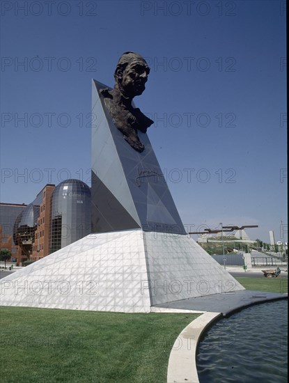 PARQUE DE LAS NACIONES:MONUMENTO A DON JUAN III
MADRID, IFEMA-PARQUE JUAN CARLOS I
MADRID