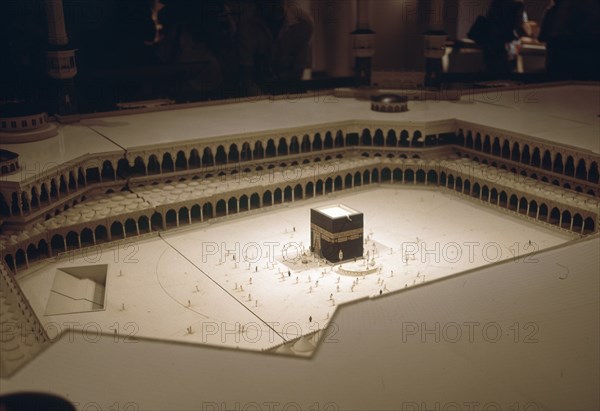 PABELLON ARABIA SAUDI-LA MECA-MAQUETA DE LA GRAN MEZQUITA-SANTUARIO DE LA KAABA
SEVILLA, EXPO-92
SEVILLA
This image is not downloadable. Contact us for the high res.