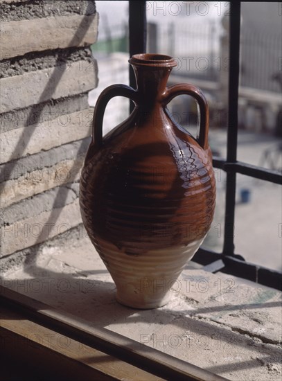 ZAIDA PARCIALMENTE VIDRIADA EN ROJO CON DOS ASAS
UBEDA, COLECCION PARTICULAR
JAEN