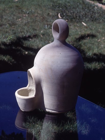 BEBEDERO DE PAJAROS EN BARRO BLANCO SIN VIDRIAR - CERAMICA PARA AGUA
AGOST, COLECCION PARTICULAR
ALICANTE
This image is not downloadable. Contact us for the high res.