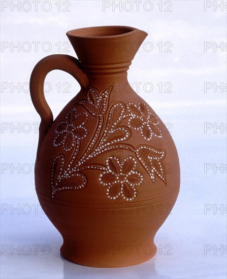 JARRA SIN VIDRIAR CON DECORACION "ENCHINADA" DE FLORES - ARTE POPULAR
CECLAVIN, COLECCION PARTICULAR
CACERES