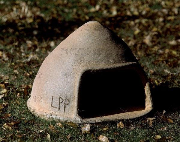 HORNO PARA EL PAN - CERAMICA SIN VIDRIAR - ARTE POPULAR S XX
PERERUELA, COLECCION PARTICULAR
ZAMORA