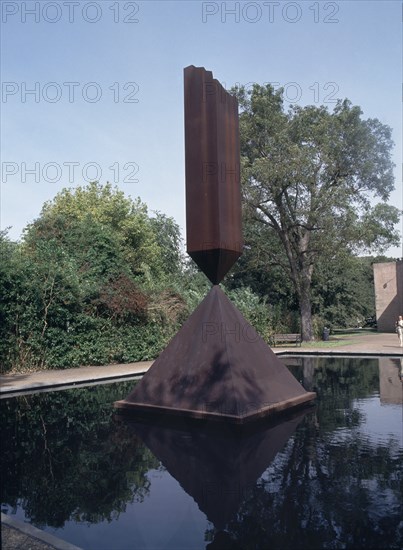 NEWMAN BARNETT 1905/70
OBELISCO ROTO-1963/67 ART MINIMAL
HOUSTON-TEXAS, MENIL COLECCION
EEUU

This image is not downloadable. Contact us for the high res.