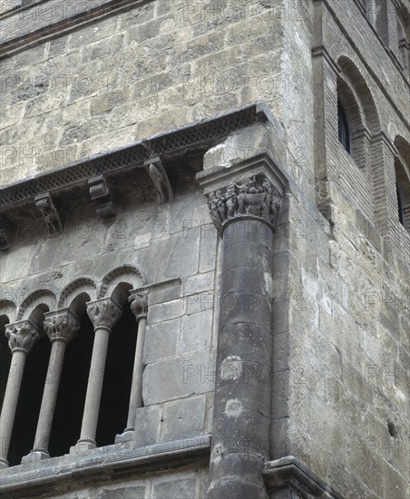 EXTERIOR-ESQUINA-DET COLUMNA CON CAPITEL-FIN S XII
ESTELLA, PALACIO REYES NAVARRA
NAVARRA