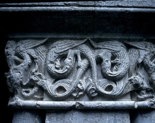 CLAUSTRO-CAPITEL:DET RELIEVES DE ANIMALES FANTASTICO Y DECORACION VEGETAL
GERONA, CATEDRAL
GERONA