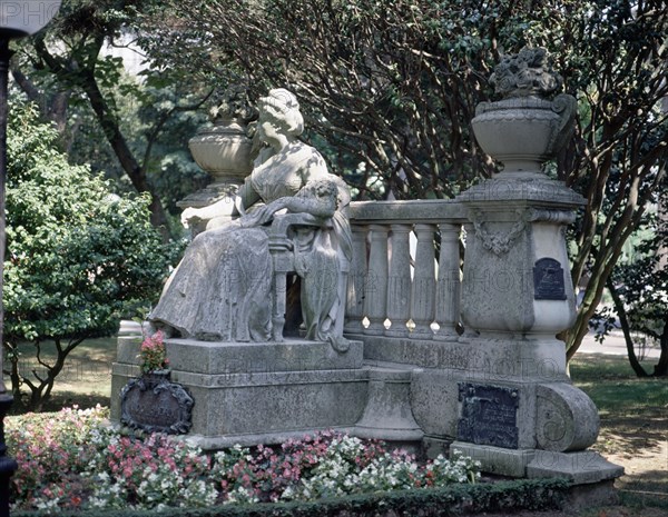 JARDINES DE MENDEZ NUÑEZ-ESTUTA SEDENTE DE LA CONDESA PARDO BAZAN
CORUÑA, EXTERIOR
CORUÑA
This image is not downloadable. Contact us for the high res.