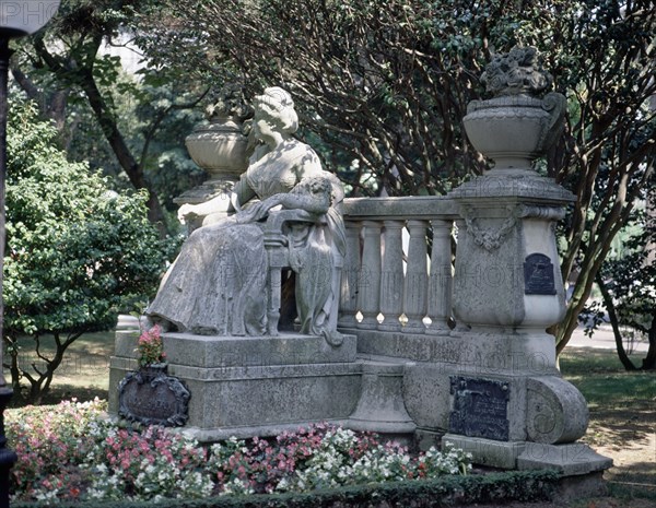 JARDINES DE MENDEZ NUÑEZ-ESTUTA SEDENTE DE LA CONDESA PARDO BAZAN
CORUÑA, EXTERIOR
CORUÑA