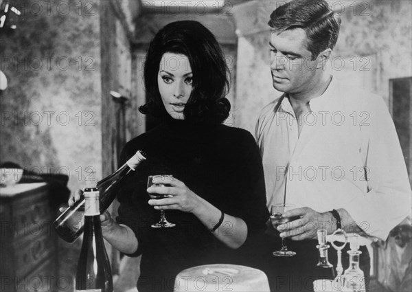 ESCENA"OPERACION CROSSBOW"POR GEORGE PEPPARD Y SOFIA LOREN-PANAVISION