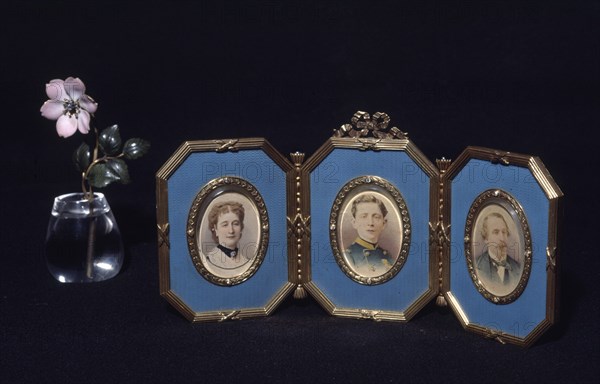 RETRATOS DE EUGENIA DE MONTIJO, NAPOLEON EUGENIO LUIS JUAN JOSE Y NAPOLEON III
MADRID, COLECCION DUQUES DE ALBA
MADRID