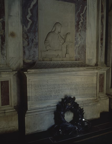 MORIGIA CAMILLO
INTERIOR-TUMBA DE DANTE CON RELIEVE E INSCRIPCION
RAVENA, TUMBA DE DANTE
ITALIA