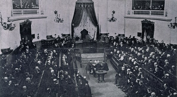REUNION POLITICA EN EL SENADO 1910-FOTOGRAFIA DE BLANCO Y NEGRO
MADRID, SENADO-BIBLIOTECA
MADRID