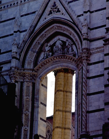 EXTERIOR-DET VENTANAL:GRUPO ESCULTORICO:CRISTO Y ANGELES ROMANICO GOTICO
SIENA, CATEDRAL
ITALIA
This image is not downloadable. Contact us for the high res.