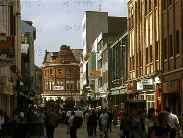 CALLE PEATONAL CON GENTE EN LA ZONA CENTRO COMERCIAL
GLASGOW, EXTERIOR
ESCOCIA

This image is not downloadable. Contact us for the high res.