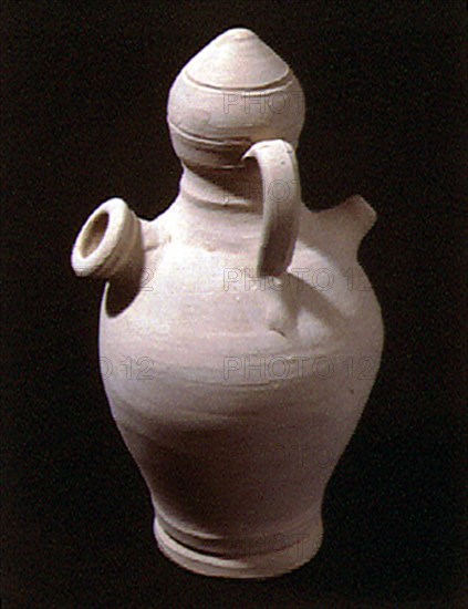 BOTIJO CON DOS ASAS Y CUELLO CON ADORNO A MODO DE CANTARO
VERA, COLECCION PARTICULAR
ALMERIA