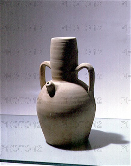 BOTIJA DE CUELLO ALTO Y ANCHO - CERAMICA BLANCA
AGOST, COLECCION PARTICULAR
ALICANTE
This image is not downloadable. Contact us for the high res.