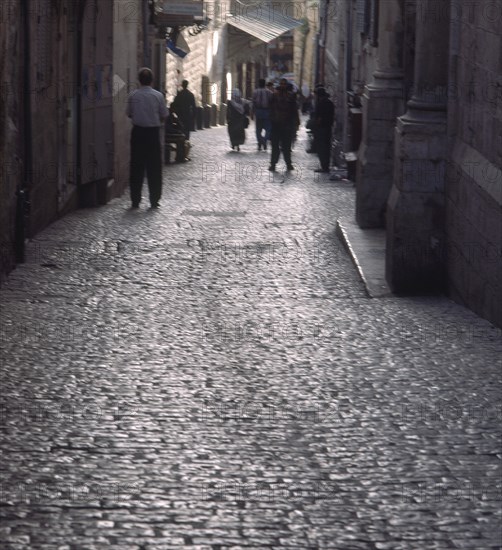 CALLE ESTRECHA EN LA PARTE ANTIGUA-SEGUN TRADICION RECORRIDO HACIA LA CRUCIFIXION
JERUSALEN, VIA DOLOROSA
ISRAEL

This image is not downloadable. Contact us for the high res.