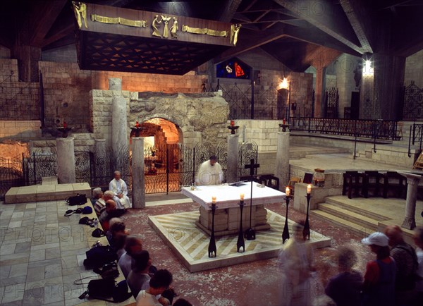 INTERIOR-CASA DE MARIA E IGLESIA CON SACERDOTE OFICIANDO MISA
NAZARET, BASILICA DE LA ANUNCIACION
ISRAEL
This image is not downloadable. Contact us for the high res.