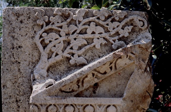 RESTOS-S II/III-PIEDRA CON DECORACION VEGETAL
CAFARNAUN, SINAGOGA
ISRAEL