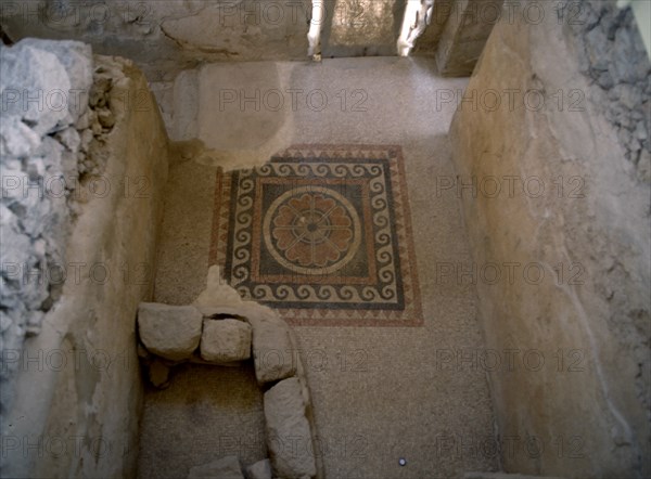 INTERIOR-SALA CON MOSAICO EN LA PARED PERTENECIENTE AL PERIODO DE HERODES
MASADA, PALACIO
ISRAEL