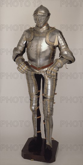 HELMSCHMID D(ATRIBUIDO
ARMADURA DE CARLOS V(LLAMADA DE MÜHLBERG)AUGSBURGO 1544-ACERO,ORO
MADRID, ARMERIA REAL
MADRID