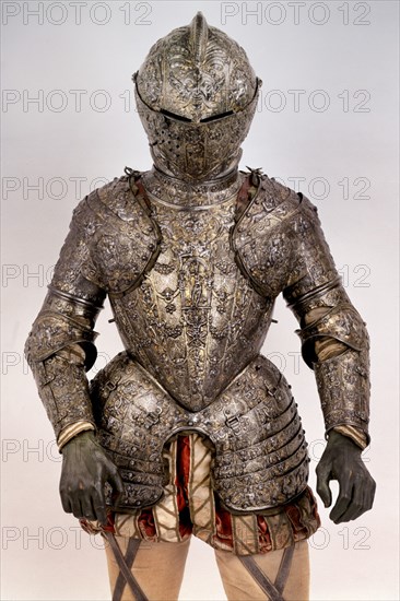 PICININO LUCIO ATRIBU
DETALLE-ARMADURA DE FELIPE III NIÑO-MILAN HACIA 1585-ACERO,PLATA,ORO,LATON.TEJIDO
MADRID, ARMERIA REAL
MADRID