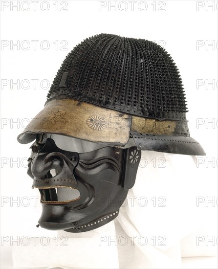 CASCO CON MASCARA (KABUTO) VISTA LATERAL
MADRID, ARMERIA REAL
MADRID